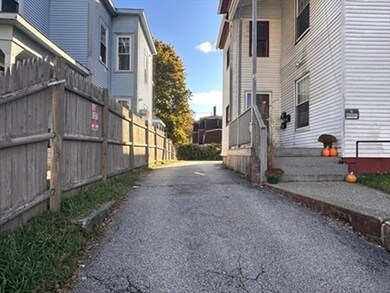 43 Hollywood St, Worcester, MA 01610 - photo 4