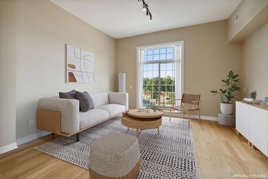 05_1117BroadStreet_Unit5C_1_LivingRoom_L