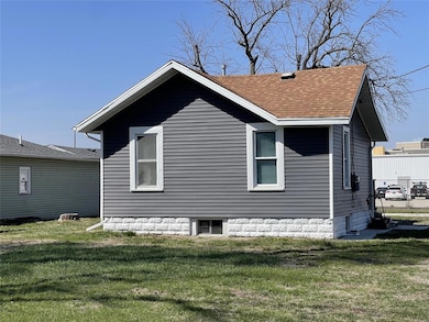 1207 E Boone St, Marshalltown, IA 50158 - photo 5
