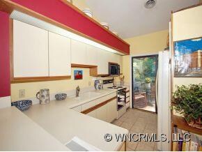 215 Cheyenne Ct unit 215, Asheville, NC 28803 - photo 4