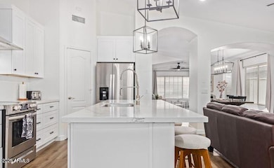 51st Kitchen 3