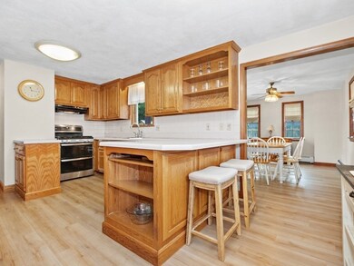 120 Princeton Ave, Waltham, MA 02451 - photo 3