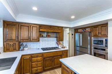 8761 Los Coyotes Dr, Buena Park, CA 90621 - photo 4