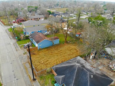 3407 Broyles St, Houston, TX 77026 - photo 7