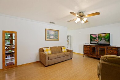612 Greenway Dr, Hurst, TX 76053 - photo 3