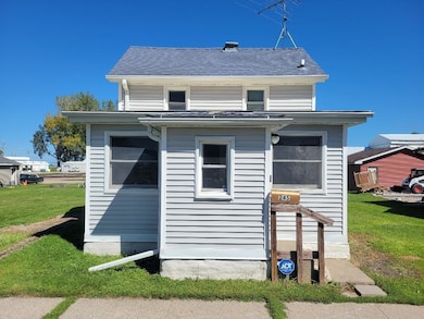 245 3rd Ave SE, Wells, MN 56097 - photo 2