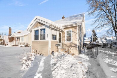 2027 44th St, Rock Island, IL 61201 - photo 2