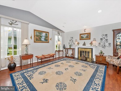 14672 Kelmscot Dr, Silver Spring, MD 20906 - photo 4