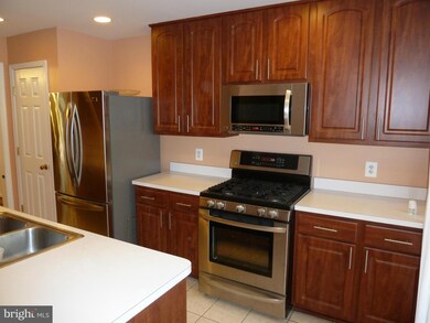 1209 Cypress Tree Place, Herndon, VA 20170 - photo 3