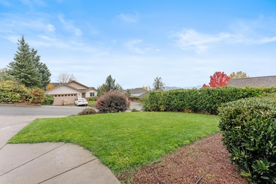 1448 NE Jennifer Way, Grants Pass, OR 97526 - photo 5