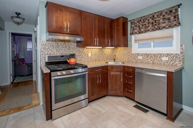 37 Swartson Ct, Albany, NY 12209 - photo 2