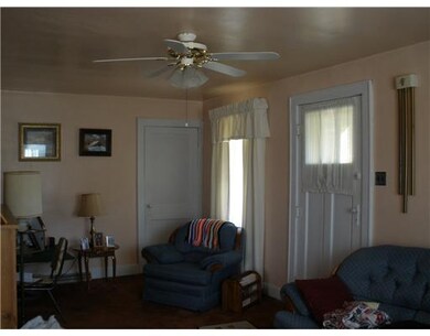 913 Hancock Ave, Vandergrift, PA 15690 - photo 5