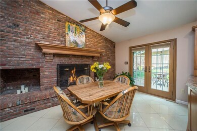 Perfect place to entertain friends & family! The c