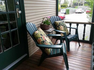 Porch. VIEW TO THE STREET