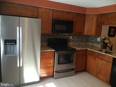 12546 Laurel Grove Place, Germantown, MD 20874 - photo 3