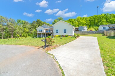 412 Cedar Creek Circle-40
