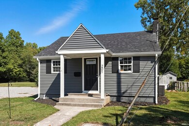 201 East St, Churubusco, IN 46723 - photo 2