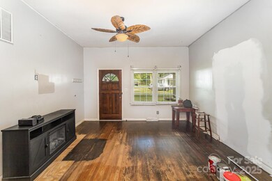 1221 Patterson St, Shelby, NC 28152 - photo 7