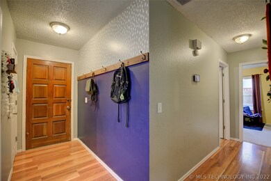 426 W Los Angeles Place, Broken Arrow, OK 74011 - photo 6