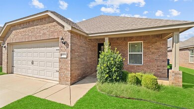 621 Christian Ln, Yukon, OK 73099 - photo 4