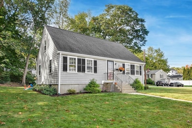42 Lillian St, Woburn, MA 01801 - photo 3