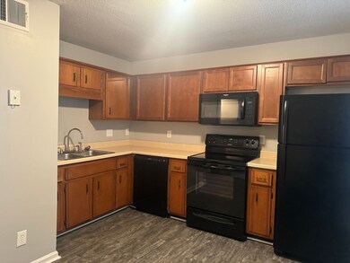 540 Hietts Ln unit 8, Clarksville, TN 37043 - photo 4