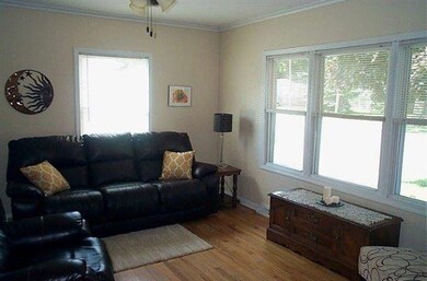 2107 W 36th St, Davenport, IA 52806 - photo 5