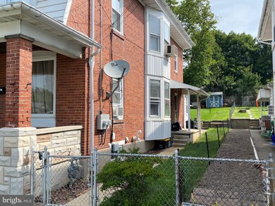 3215 Marion St, Reading, PA 19605 - photo 2
