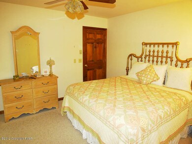 2151 Red Spruce Rd, Pocono Pines, PA 18350 - photo 5