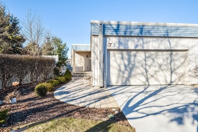 001-Front_View-3702618-medium