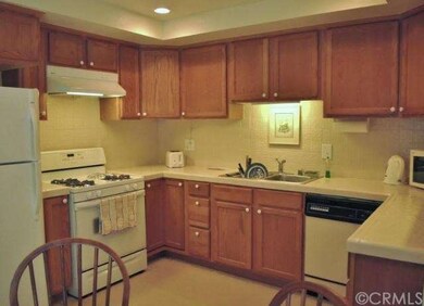 Updated Eat-In Kitchen with Gas stove, Tile Counte