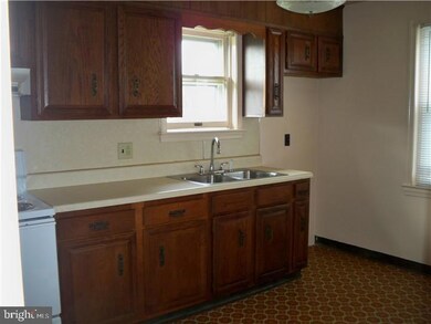 101 E Howard St unit 2, Pottstown, PA 19464 - photo 4