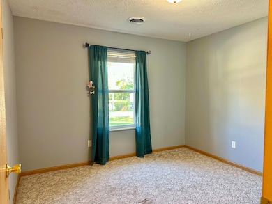 305 N Flint Ave, Bolivar, MO 65613 - photo 7