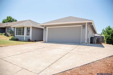 5688 Moonstone Loop SE, Salem, OR 97306 - photo 2