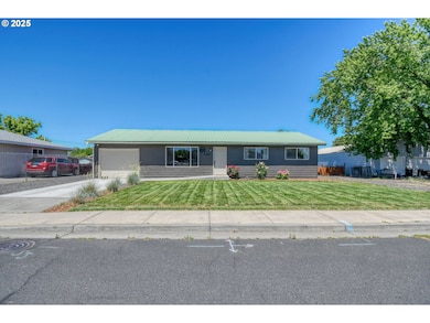 4303 SW Sheridan Ave, Pendleton, OR 97801 - photo 3