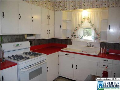 Kitchen with plenty of cabinet space