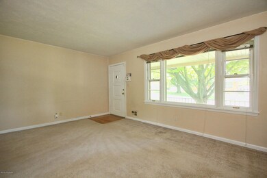 7807 Cecilia Way, Louisville, KY 40219 - photo 5