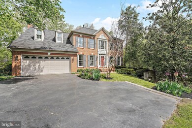 8503 Oak Pointe Way, Fairfax Station, VA 22039 - photo 2