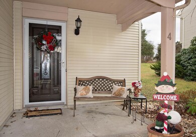 _RMJ9102 front porch
