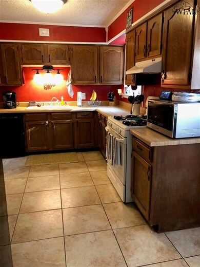 1323 Montgomery St, Wichita Falls, TX 76302 - photo 5