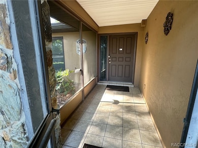 Screened porch entry