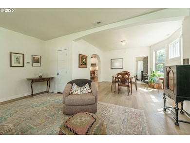 510 N Kutch St, Carlton, OR 97111 - photo 4