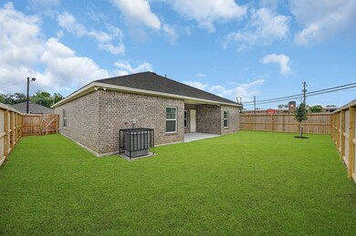 6503 Radcliffe St, Houston, TX 77091 - photo 2