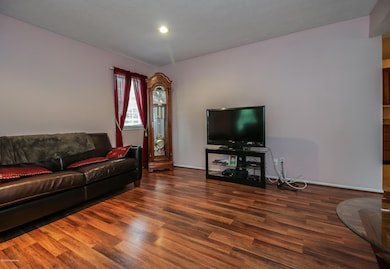 6810 Nalery Way, Louisville, KY 40228 - photo 5