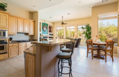 Kitchen & Dining