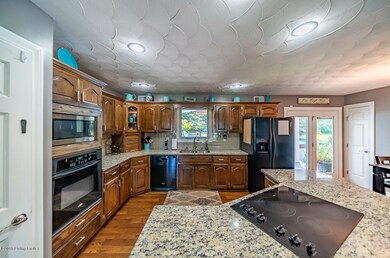 466 Highland Springs Dr, Mount Washington, KY 40047 - photo 3