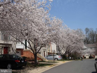 3120 Sutherland Hill Ct, Fairfax, VA 22031 - photo 2