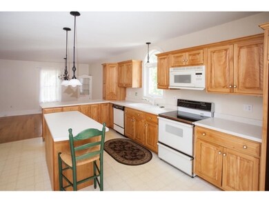 433 Donald St, Bedford, NH 03110 - photo 4