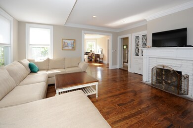 008_Family Room3
