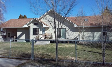 811 James St, Blackfoot, ID 83221 - photo 2